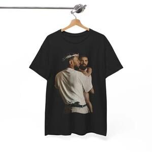 Kendrick Lamar Holding Baby Drake Rap Culture Fan Unisex T-Shirt